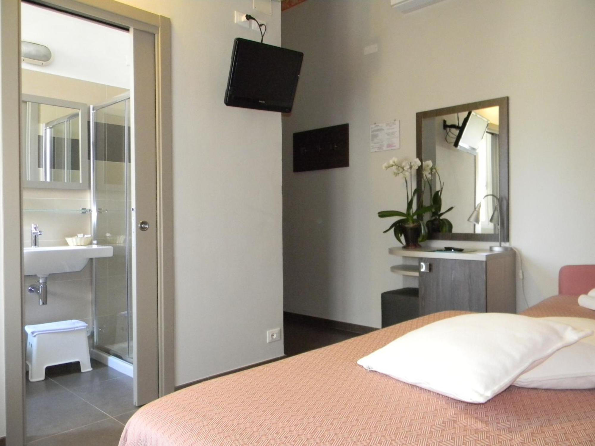 Hotel Parma Mare Marina di Massa Phòng bức ảnh